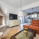 Vila Daniel *